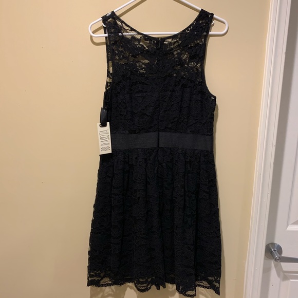 BB Dakota black lace dress - Picture 2 of 5